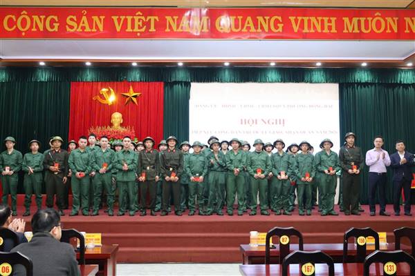 Phường Đông Hải hoàn thành công tác giao quân năm 2026