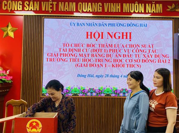 UBND phường Đông Hải tổ chức bốc thăm lựa chọn suất tái định cư bảo đảm công khai, minh bạch