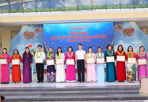 Trường THCS Nam Hải tổng kết năm học gắn với tuyên truyền phòng chống đuối nước cho học sinh