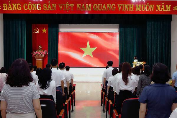 Phường Đông Hải tổ chức sinh hoạt dưới cờ tháng 5/2026 tại hai trụ sở