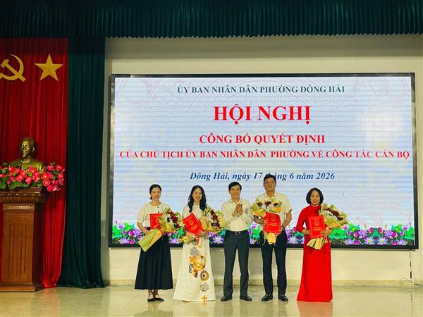 Kiện toàn đội ngũ lãnh đạo các đơn vị sự nghiệp công lập phường Đông Hải.