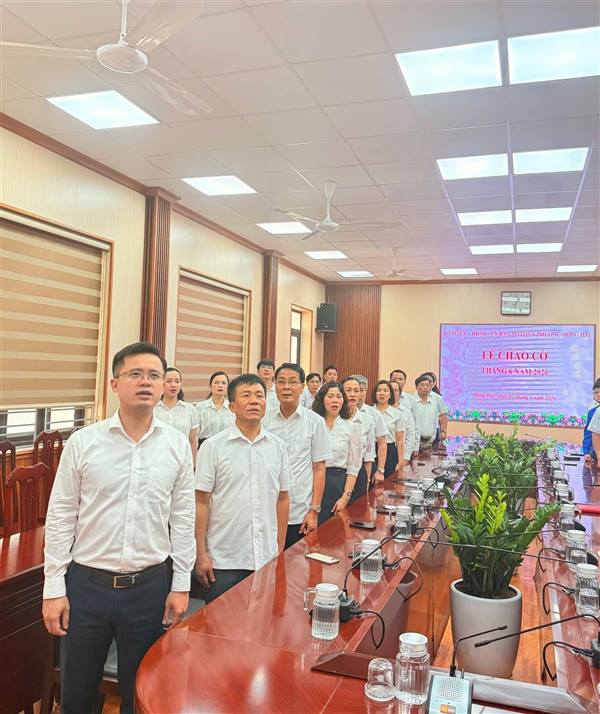 Phường Đông Hải tổ chức Lễ chào cờ tháng 6 và triển khai nhiệm vụ trọng tâm.