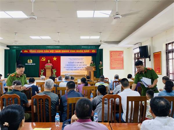 Công an phường Đông Hải tuyên truyền Luật cư trú, PCCC và phòng, chống ma túy cho 130 cơ sở cho thuê lưu trú