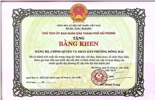 Phường Đông Hải được tặng Bằng khen tại Hội nghị sơ kết 01 năm vận hành mô hình chính quyền địa phương 02 cấp