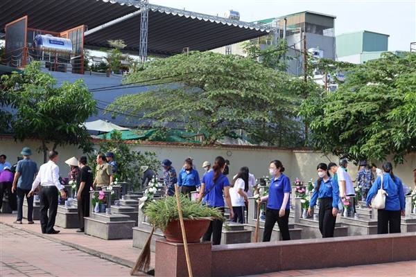 Hội CCB phường Đông Hải phát huy vai trò nòng cốt trong chăm sóc Nghĩa trang liệt sĩ