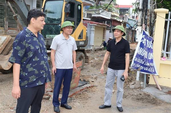 Lãnh đạo phường Đông Hải kiểm tra công tác phòng, chống bão số 01 (bão MAYSAK)
