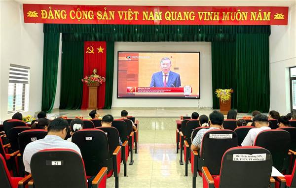 Phường Đông Hải tham dự trực tuyến Hội nghị toàn quốc quán triệt Nghị quyết Hội nghị lần thứ ba Ban Chấp hành Trung ương Đảng khóa XIV