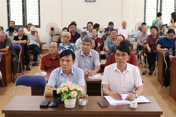 Đồng chí Chủ tịch UBND phường Đông Hải dự sinh hoạt Chi bộ Tổ dân phố Đoạn Xá 1