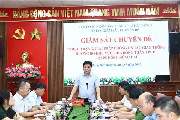 HĐND thành phố giám sát thực trạng, giải pháp chống ùn tắc giao thông tại phường Đông Hải