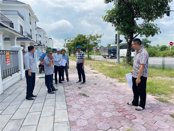 Bàn giao mốc giải phóng mặt bằng Dự án phát triển thành phố Hải Phòng thích ứng với biến đổi khí hậu tại phường Đông Hải