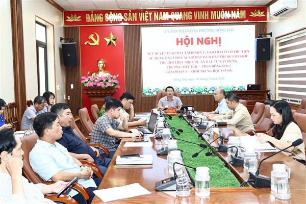 Phường Đông Hải xét duyệt giao đất tái định cư, giao đất ở có thu tiền sử dụng đất cho 03 trường hợp.