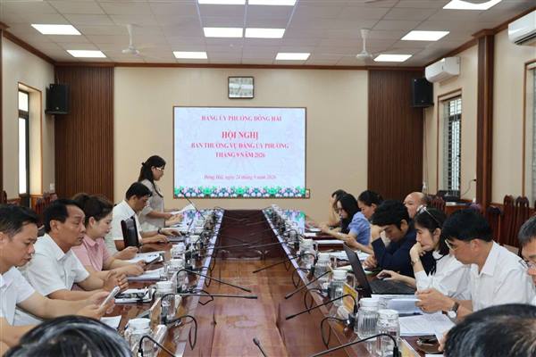 Ban Thường vụ Đảng ủy phường Đông Hải rà soát nhiệm vụ, tạo chuyển biến trong những tháng cuối năm.
