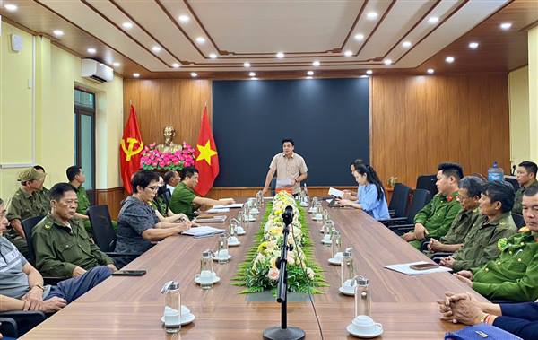 UBND phường Dương Kinh tổ chức Hội nghị nghe báo cáo tiến độ thực hiện tổng rà soát, làm sạch dữ liệu đăng ký phương tiện, giấy phép lái xe và số hóa hồ sơ đăng ký xe trên địa bàn phường