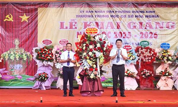 Không khí hân hoan khai giảng năm học mới tại các trường học trên địa bàn phường Dương Kinh