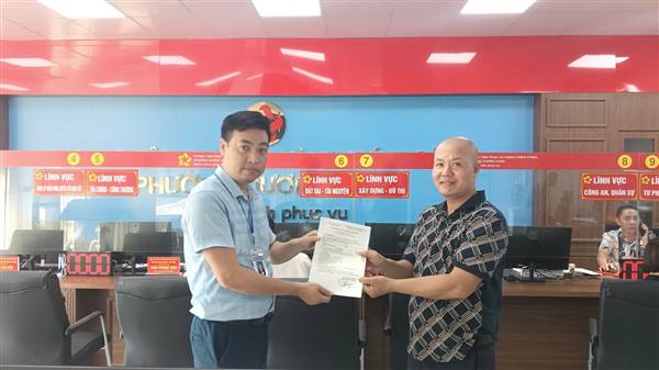 Trung tâm Phục vụ hành chính công phường Dương Kinh: Nhanh chóng giải quyết, kịp thời trả kết quả