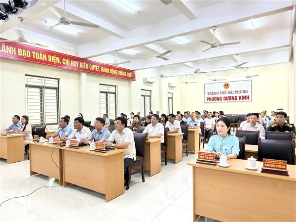 PHƯỜNG DƯƠNG KINH THAM DỰ HỘI NGHỊ TOÀN QUỐC QUÁN TRIỆT, TRIỂN KHAI NGHỊ QUYẾT HỘI NGHỊ LẦN THỨ TƯ BAN CHẤP HÀNH TRUNG ƯƠNG ĐẢNG KHÓA XIV