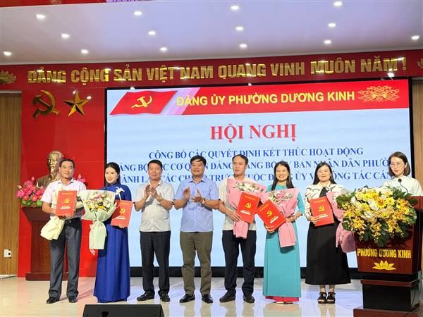 PHƯỜNG DƯƠNG KINH KIỆN TOÀN TỔ CHỨC ĐẢNG TẠI CÁC PHÒNG, BAN, ĐƠN VỊ TRỰC THUỘC