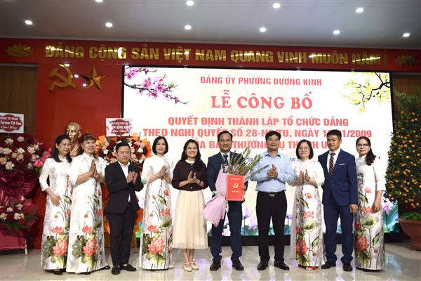 Đảng ủy phường Dương Kinh công bố Quyết định thành lập Chi bộ Công ty Cổ phần đầu tư phát triển Thương mại dịch vụ Bình Minh 
