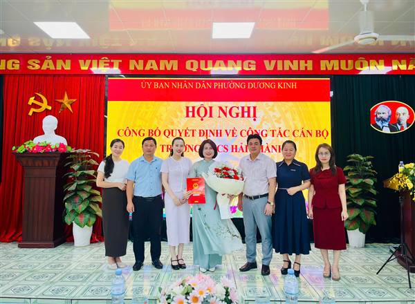 UBND phường Dương Kinh công bố quyết định bổ nhiệm Phó Hiệu trưởng Trường THCS Hải Thành