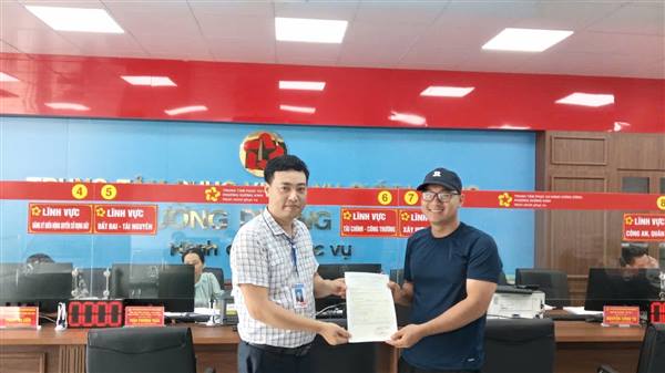 Trung tâm Phục vụ hành chính công phường Dương Kinh triển khai hiệu quả mô hình giải quyết thủ tục hành chính trong ngày