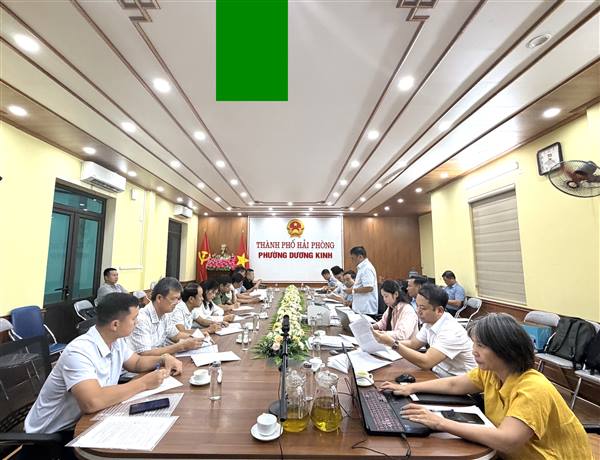 UBND phường Dương Kinh tổ chức làm việc, cung cấp thông tin liên quan Dự án chỉnh trang đô thị khu dân cư Hải Phong phường Hòa Nghĩa, quận Dương Kinh (nay là phường Dương Kinh)