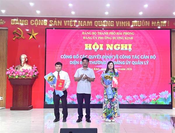 Đảng ủy phường Dương Kinh công bố quyết định nâng cấp tổ chức cơ sở đảng và công tác cán bộ