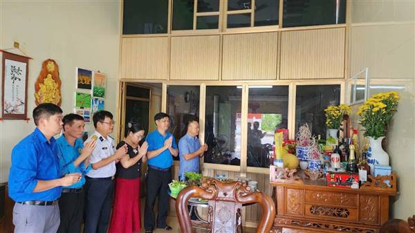 Tuổi trẻ Dương Kinh với chương trình “Bữa cơm tri ân” nhân kỷ niệm Ngày Thương binh - Liệt sĩ