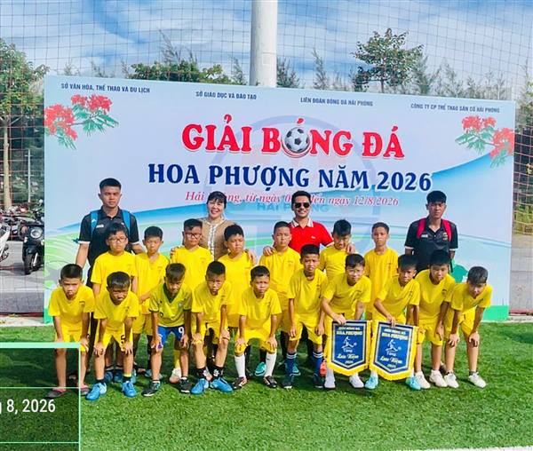 Đội bóng U10 phường Dương Kinh tham dự khai mạc Giải Bóng đá Hoa Phượng năm 2026
