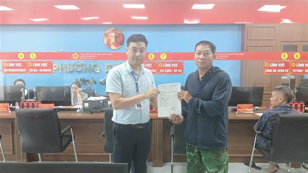 PHƯỜNG DƯƠNG KINH DUY TRÌ HIỆU QUẢ MÔ HÌNH “TRẢ KẾT QUẢ THỦ TỤC HÀNH CHÍNH THỨ 5 HẰNG TUẦN”