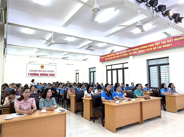 Hội LHPN thành phố phối hợp với Hội Phụ nữ phường Dương Kinh tập huấn, quán triệt Nghị quyết Đại hội Phụ nữ toàn quốc lần thứ XIV 