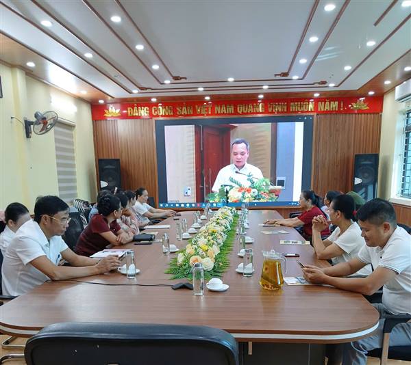 Phường Dương Kinh tham dự tập huấn triển khai quy định về mã số vùng trồng, mã số cơ sở đóng gói