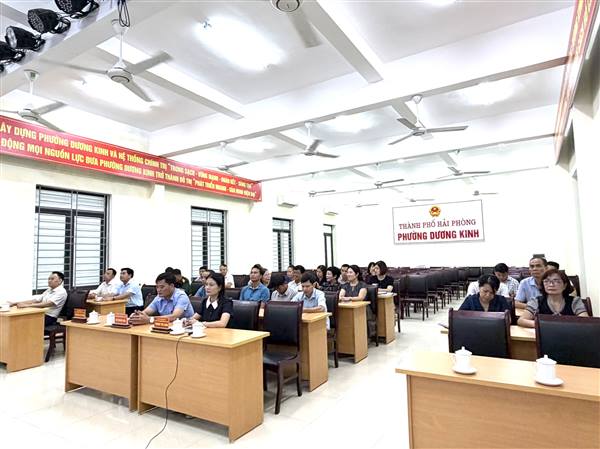 Đảng ủy phường Dương Kinh tiếp sóng Hội nghị Báo cáo viên Thành phố tháng 8 năm 2026