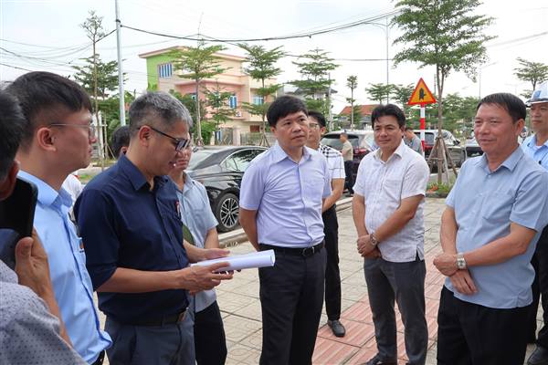 Phó Chủ tịch UBND thành phố Hoàng Minh Cường làm việc với phường Dương Kinh về tiến độ các dự án và triển khai Nghị quyết số 11-NQ/TU