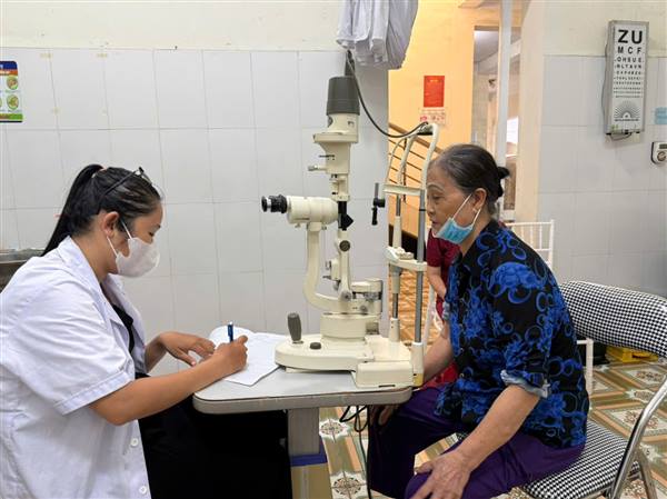 PHƯỜNG DƯƠNG KINH TỔ CHỨC KHÁM SỨC KHỎE ĐỊNH KỲ, SÀNG LỌC MIỄN PHÍ CHO NGƯỜI DÂN