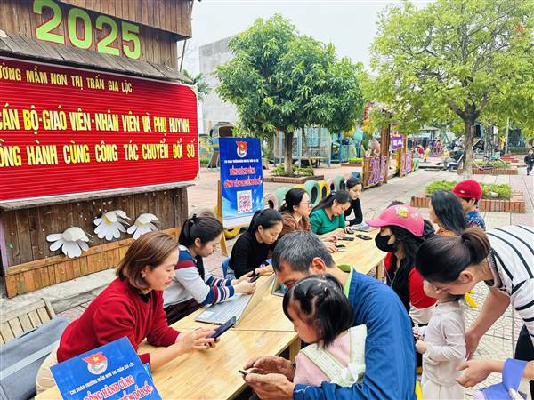 Các trường học trong xã tích cực tham gia cuộc thi "Công dân số Hải Phòng"