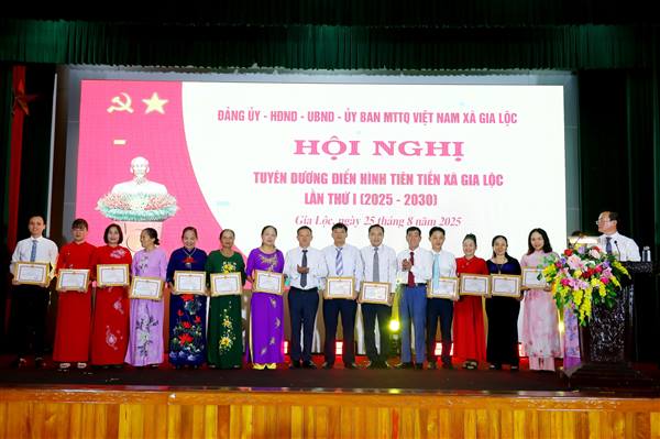 Hội nghị tuyên dương điển hình tiên tiến xã Gia Lộc lần thứ I