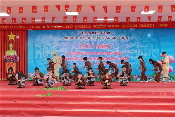 Trường Tiểu học Thị trấn Gia Lộc II tổ chức Lễ kỷ niệm 80 năm Cách mạng Tháng Tám thành công và Quốc khánh 2/9