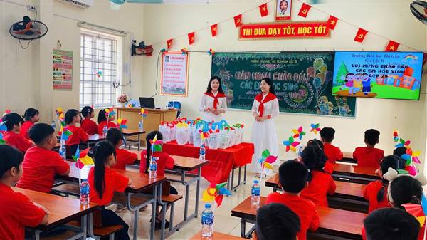 (29/8) TƯNG BỪNG NGÀY TỰU TRƯỜNG TRONG MÙA THU ĐỘC LẬP TẠI XÃ GIA LỘC