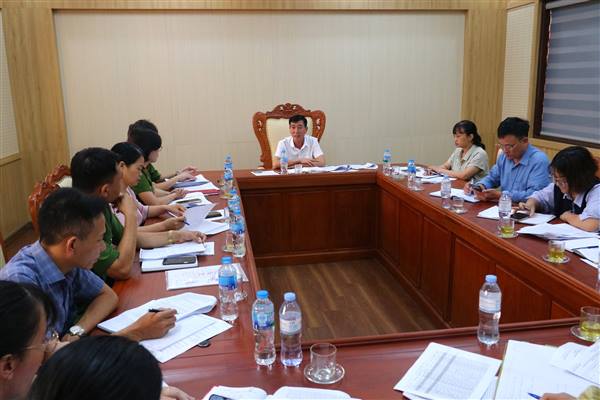 UBND xã Gia Lộc tổ chức họp để tiếp tục triển khai, rút kinh nghiệm quá trình tặng quà của Chính phủ nhân dịp kỷ niệm 80 năm Ngày Quốc khánh nước Cộng hoà xã hội chủ nghĩa Việt Nam.