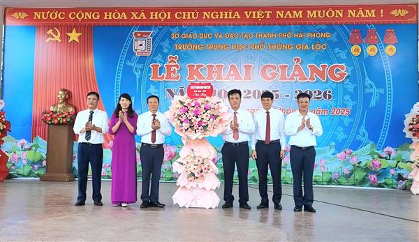 Lãnh đạo xã Gia Lộc tham dự và chúc mừng Lễ khai giảng năm học 2025-2026 tại các trường học trên địa bàn xã