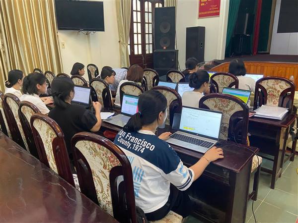 Xã Gia Lộc đẩy nhanh tiến độ làm giàu, làm sạch cơ sở dữ liệu đất đai.
