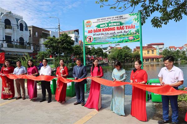 HỘI NÔNG DÂN GIA LỘC: TỔ CHỨC CẮT BĂNG KHÁNH THÀNH VÀ TRAO CÔNG TRÌNH MÔ HÌNH “AO, ĐẦM KHÔNG RÁC THẢI” TẠI THÔN HỘI XUYÊN 1 VÀ THÔN HỘI XUYÊN 2