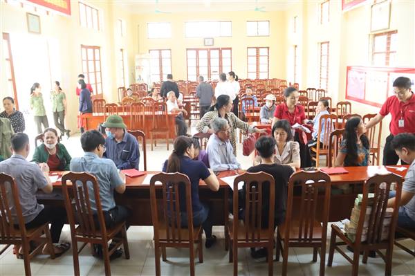 Xã Gia Lộc chi trả tiền bồi thường, hỗ trợ giải phóng mặt bằng dự án xây dựng đường Võ Nguyên Giáp trên địa bàn xã