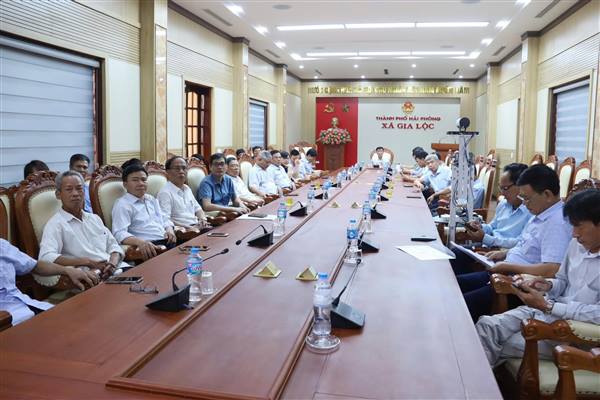 XÃ GIA LỘC DỰ HỘI NGHỊ TRỰC TUYẾN TRIỂN KHAI KẾ HOẠCH BẢO ĐẢM TRẬT TỰ AN TOÀN GIAO THÔNG VÀ XÂY DỰNG TUYẾN QUỐC LỘ AN TOÀN