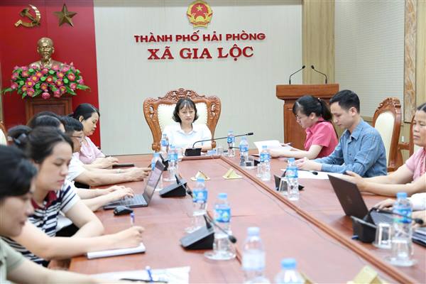 XÃ GIA LỘC THAM DỰ HỘI NGHỊ TRỰC TUYẾN TẬP HUẤN KẾT NỐI MẠNG TRUYỀN SỐ LIỆU CHUYÊN DÙNG PHỤC VỤ CÁC CƠ QUAN ĐẢNG, NHÀ NƯỚC