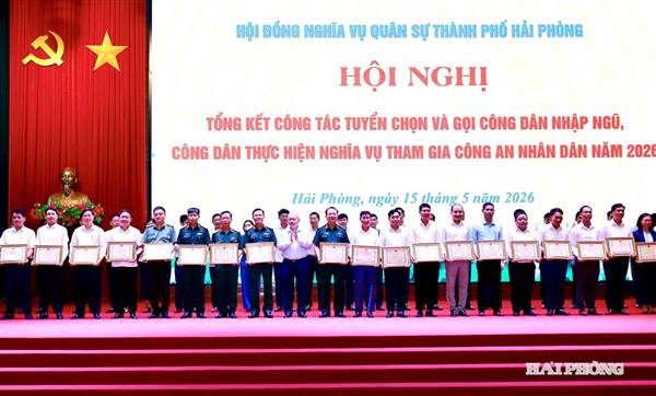 UBND xã Gia Lộc được tặng Bằng khen của Chủ tịch UBND thành phố trong công tác tuyển chọn và gọi công dân nhập ngũ năm 2026