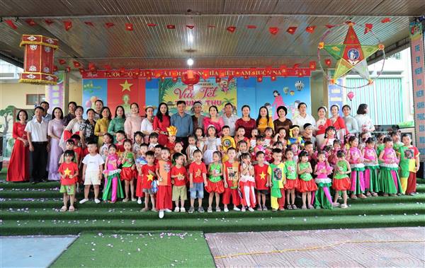 Rộn ràng“Vui Tết Trung thu năm 2026” tại Trường Mầm non Gia Lộc II