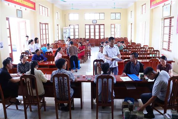 Xã Gia Lộc chi trả hơn 23 tỷ đồng cho 7 hộ dân tại thôn Chằm phục vụ dự án đường sắt Lào Cai - Hà Nội - Hải Phòng