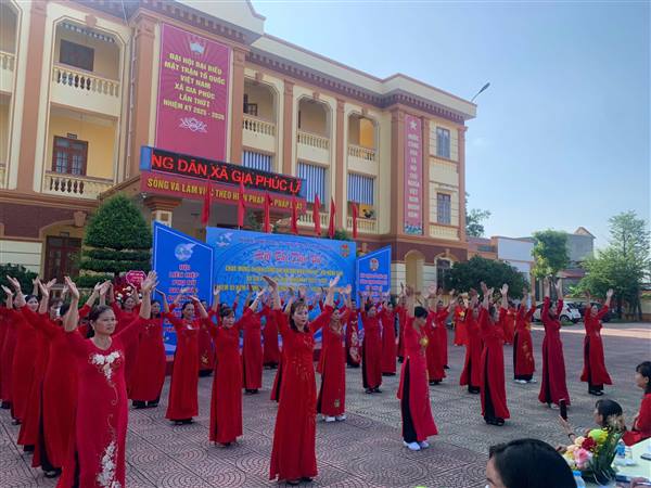 SÔI NỔI HỘI THI DÂN VŨ – MỪNG NGÀY PHỤ NỮ VIỆT NAM 20/10