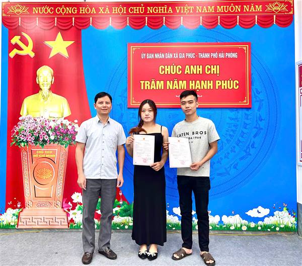 TRUNG TÂM PHỤC VỤ HÀNH CHÍNH CÔNG XÃ GIA PHÚC: XÂY DỰNG CHÍNH QUYỀN THÂN THIỆN, GẦN DÂN QUA NHỮNG VIỆC LÀM THIẾT THỰC